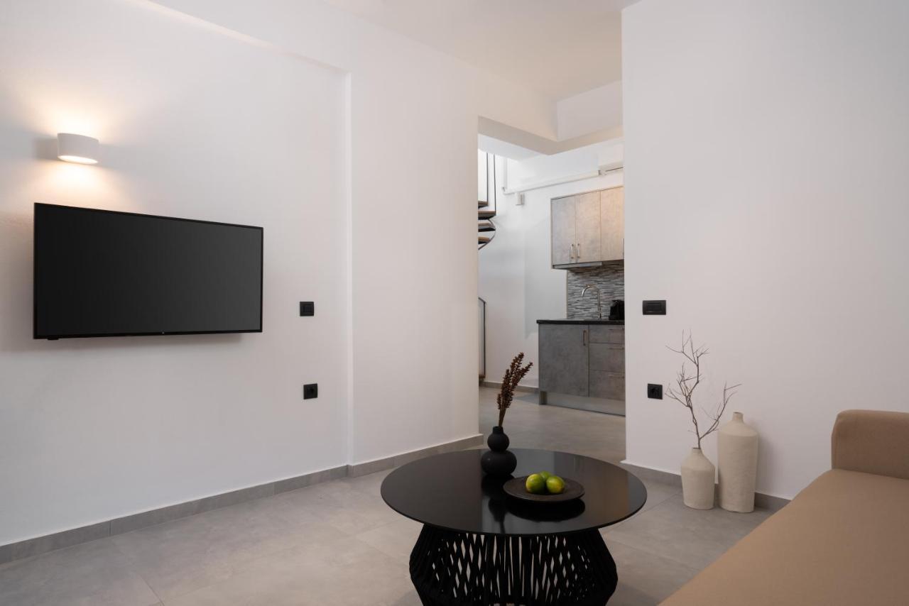 Akri Suites Vourvoúlos Екстериор снимка